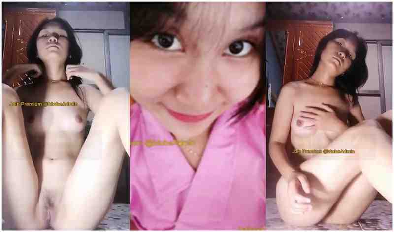 နာမည်ကြီးနေတဲ့ ကျောင်းသူလေး XD ထွက်ပေါ်